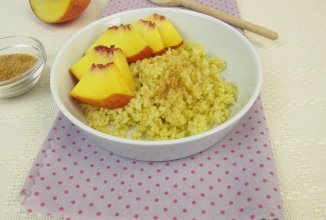 Пшеная каша с персиком и шоколадом