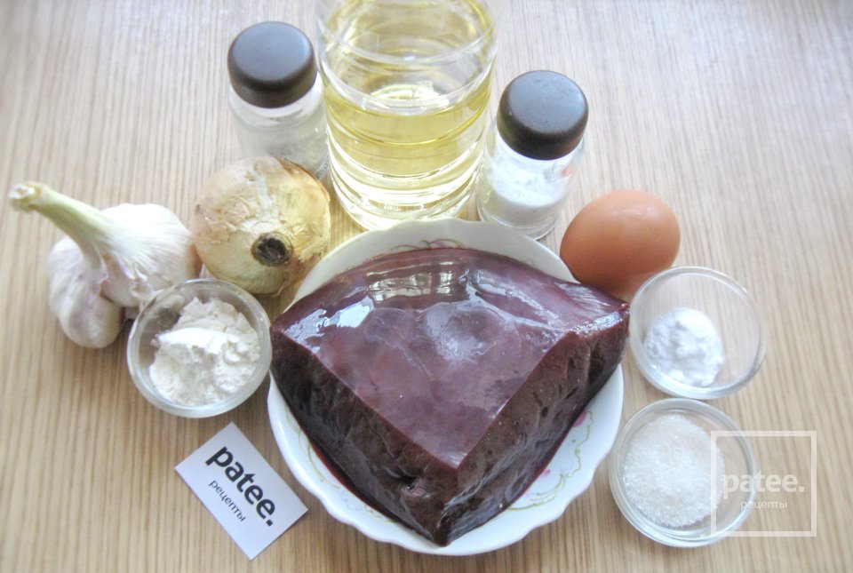 Говяжья печень с чесноком и яйцом - Шаг 1