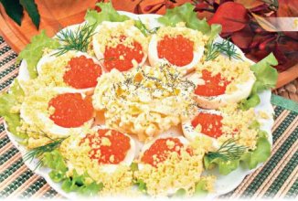 Яйца, фаршированные красной икрой