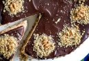 Бисквитный торт с грецкими орехами и сгущенкой
