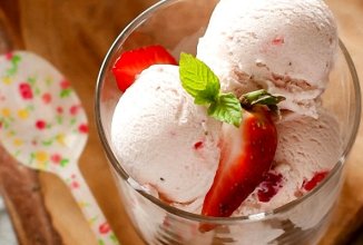 Клубничное мороженное