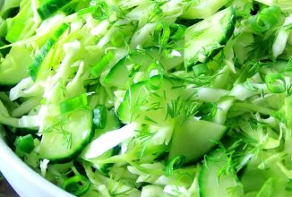 Салат с капустой и свежим огурцом
