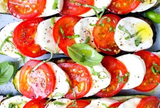 Салат "Капрезе" с цуккини