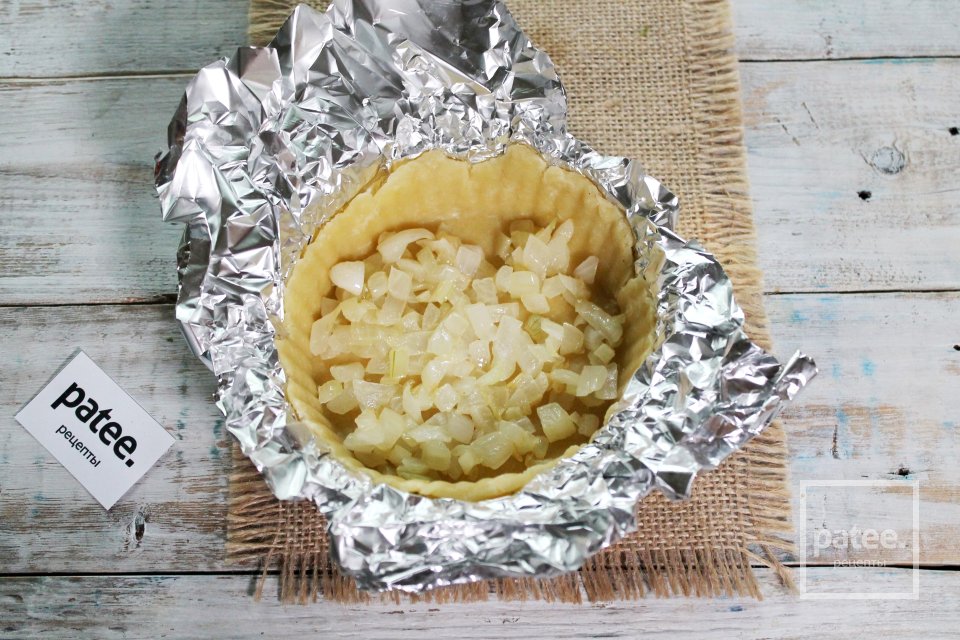 Киш с лососем порционный в формочке из фольги - Шаг 16