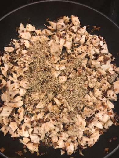 Запечённые шампиньоны с курицей , 🧀 сыром и грецкими орехами ) - Шаг 13