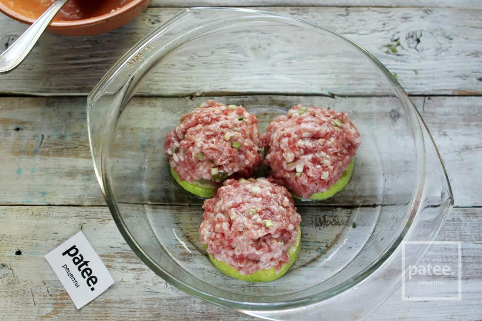 Фаршированные кабачки в томатном соусе - Шаг 10