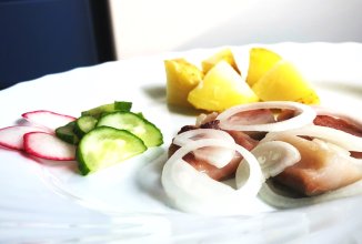 Оселедець з молодою картоплею