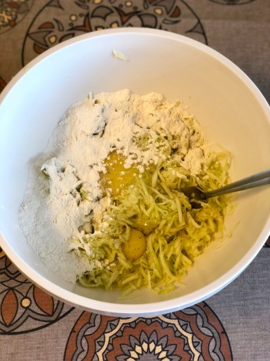 Оладьи из кабачков - Шаг 1