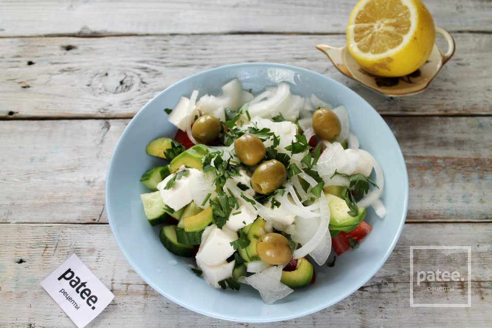 Греческий салат с авокадо - Шаг 10