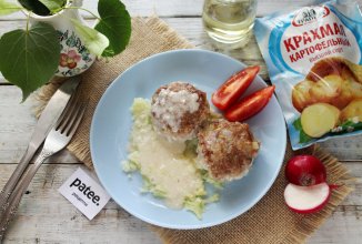 Биточки мясные с крахмалом в сметанном соусе