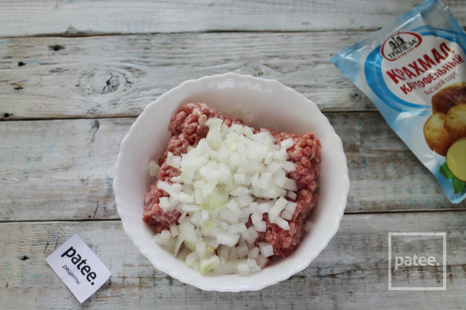 Биточки мясные с крахмалом в сметанном соусе - Шаг 4