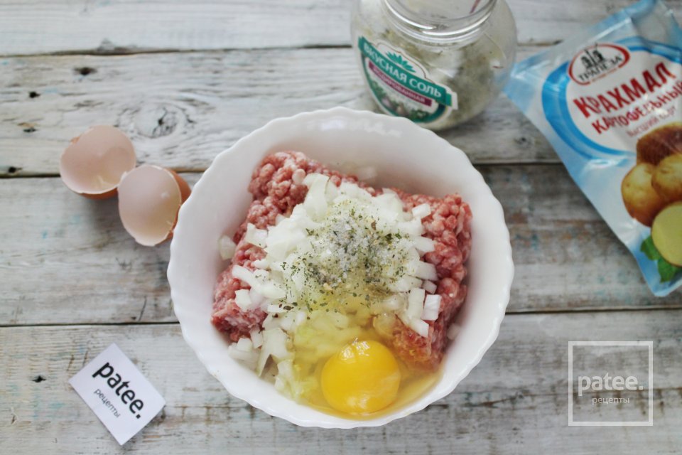 Биточки мясные с крахмалом в сметанном соусе - Шаг 6