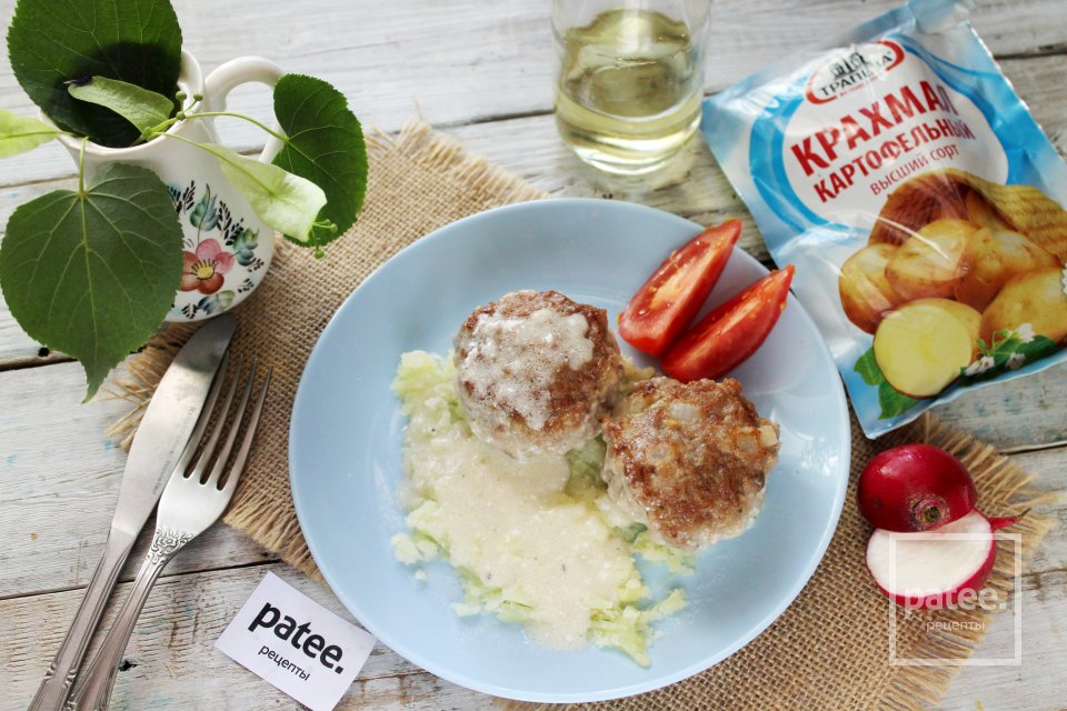 Биточки мясные с крахмалом в сметанном соусе - Шаг 14