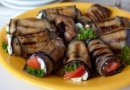 Рулетики из баклажана с фетой и помидорами