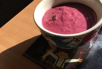 смузи с ананасом и клубникой