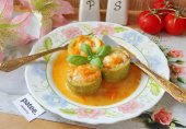 Фаршированные кабачки с курицей в соусе