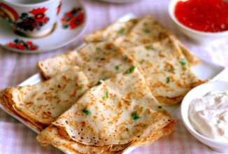 Сырные блины с зеленью