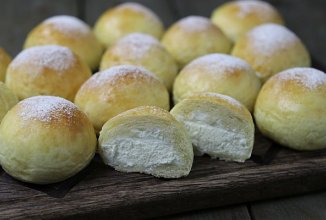 Итальянские булочки со взбитыми сливками