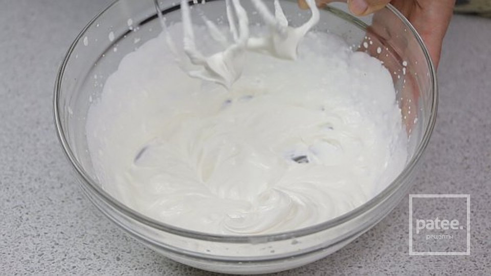 Рулет "Буренка" с кремом на вареной сгущенко - Шаг 10