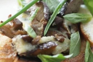 Омлет с грибами и куриной печенкой