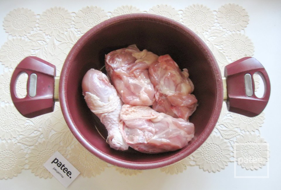 Куриные бедра с грибами и кабачками - Шаг 2