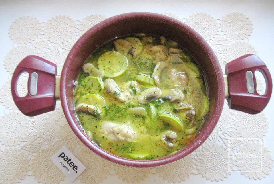 Куриные бедра с грибами и кабачками - Шаг 9