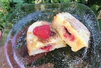 Гренки с малиной