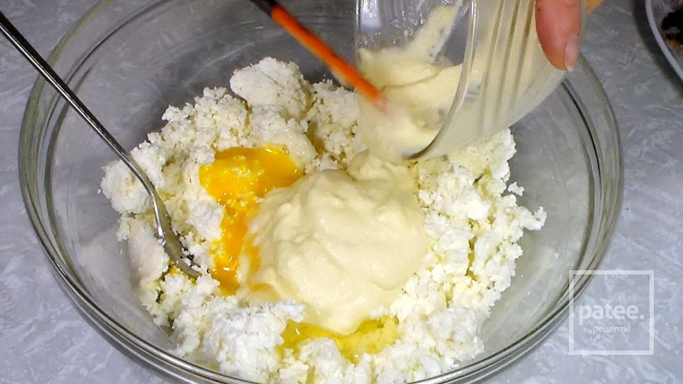 Пирог из слоеного теста с творогом и зеленью - Шаг 2