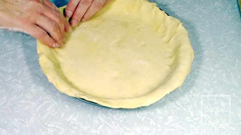 Пирог из слоеного теста с творогом и зеленью - Шаг 5