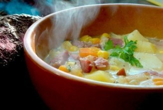 Суп с копченостями и кукурузой