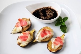 Запеченый инжир с пармской ветчиной