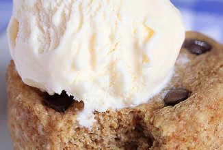 Шоколадный кекс в кружке