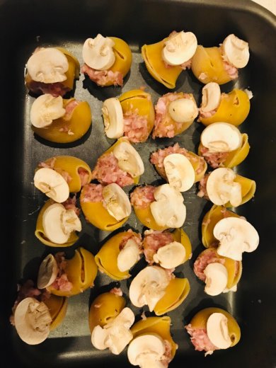 Фаршированные ракушки с мясным фаршем🥩 и грибами) - Шаг 11