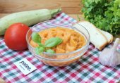 Икра из кабачков в духовке в рукаве