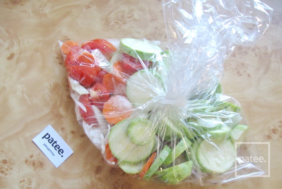 Икра из кабачков в духовке в рукаве - Шаг 7