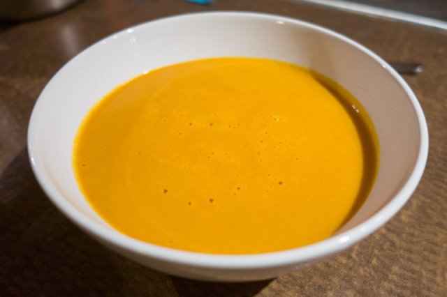 Морковный крем-суп с тимьяном и сливками