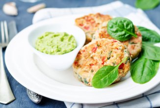 Фитнес-бургер из лосося