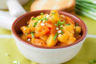 Тушеный картофель с овощами