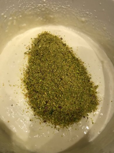 Фисташковый чизкейк 🍰с голубикой и шоколадом🍫 - Шаг 11