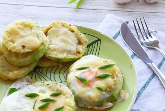 Яйцо в кабачке