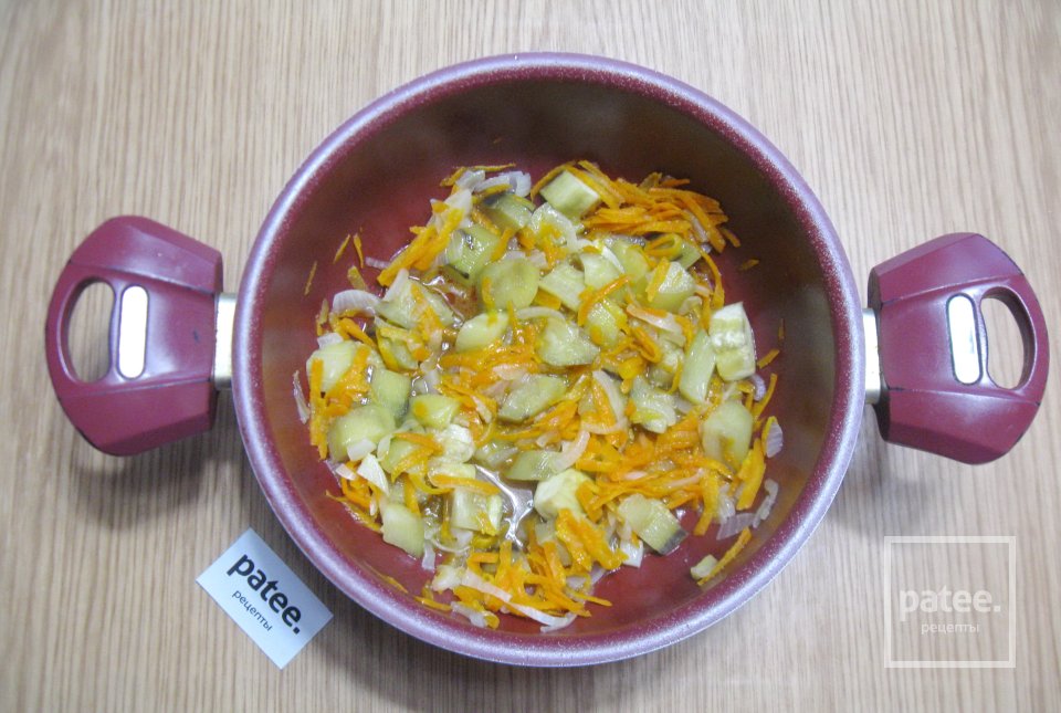 Минтай с баклажаном в сметане - Шаг 6