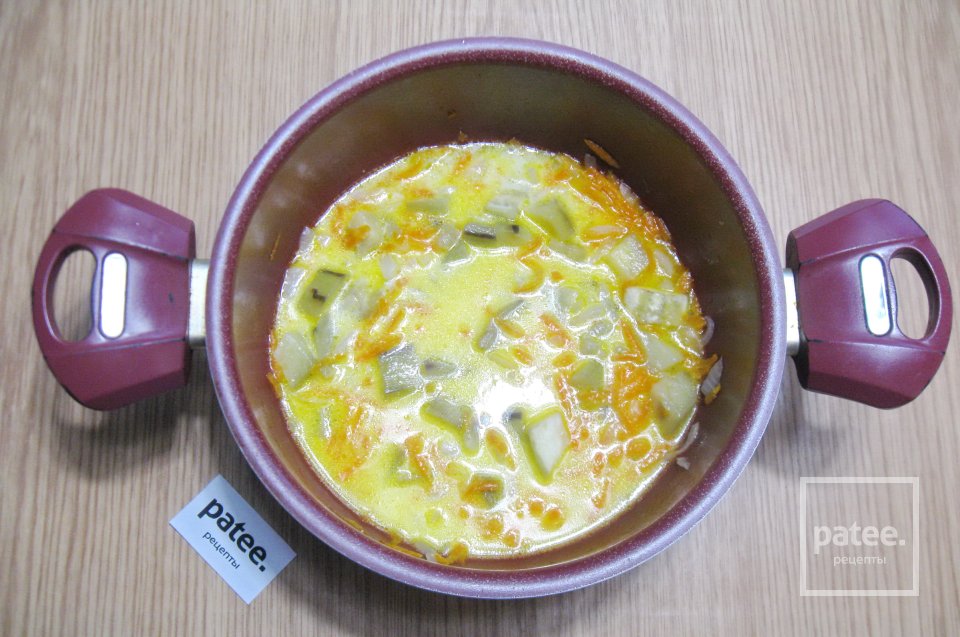 Минтай с баклажаном в сметане - Шаг 8