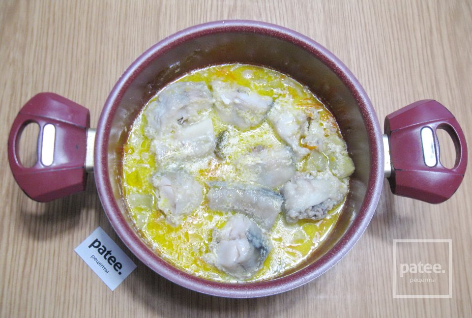 Минтай с баклажаном в сметане - Шаг 11