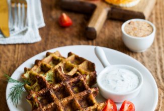 Картофельные вафли с фетой и шпинатом