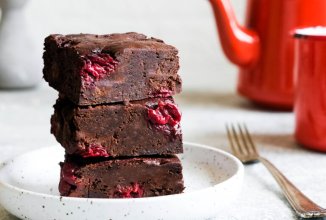 Веганский брауни с вишней