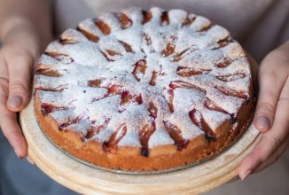 Сдобный сливовый пирог