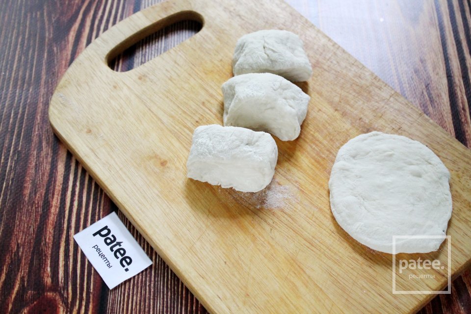 Расстегаи домашние с яйцом - Шаг 9