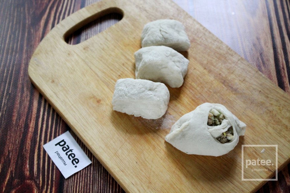 Расстегаи домашние с яйцом - Шаг 10