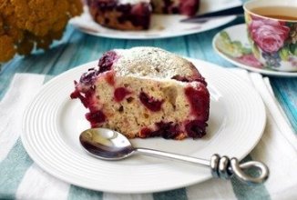 Вишневый пирог в мультиварке