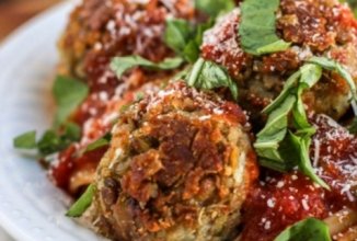 Тефтели из киноа и чечевицы